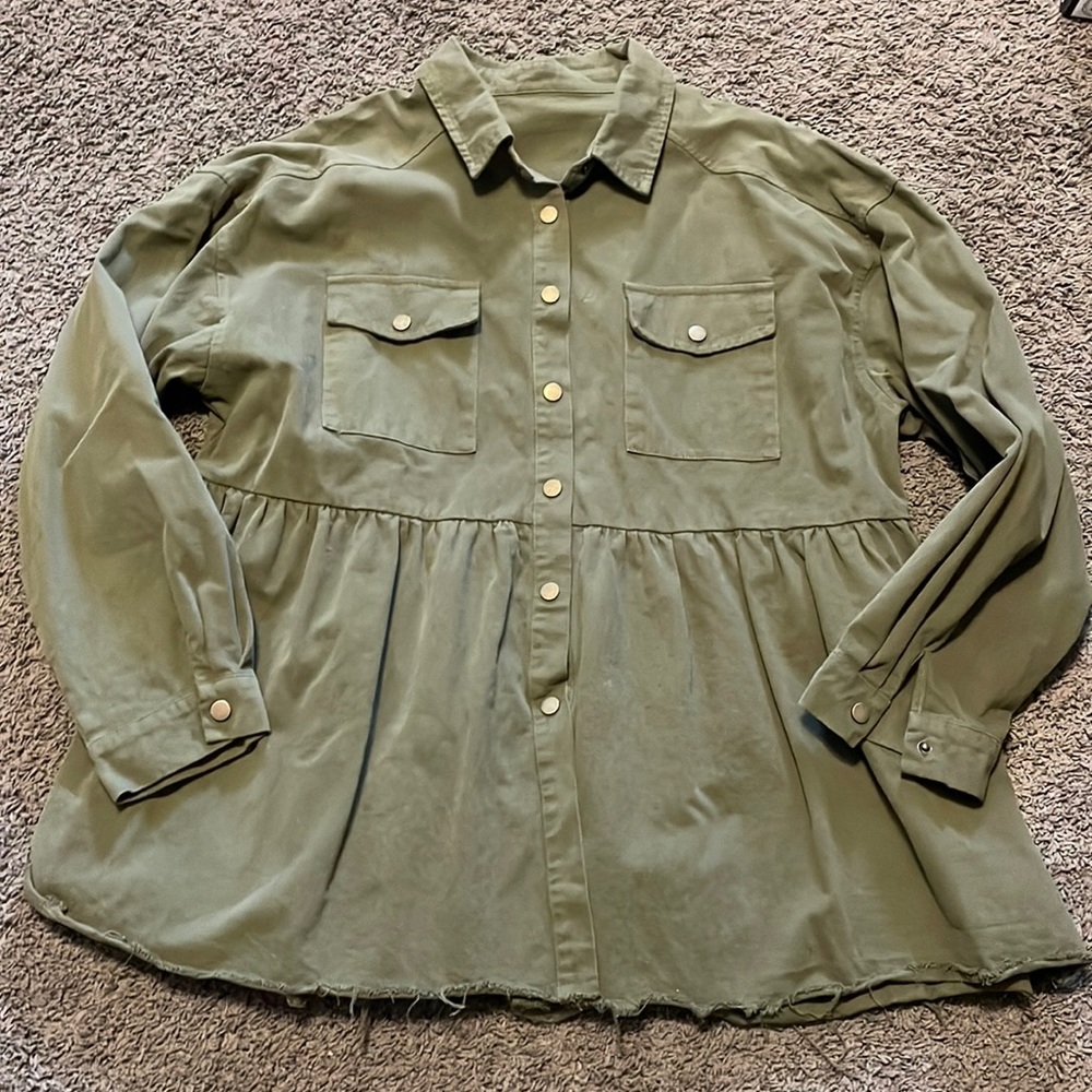 Boutique military green button shirt
